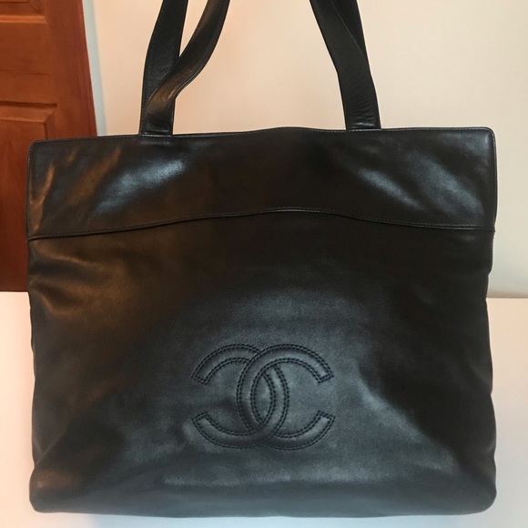 CHANEL Handbags - Authentic CHANEL CC logo black Lambskin tote